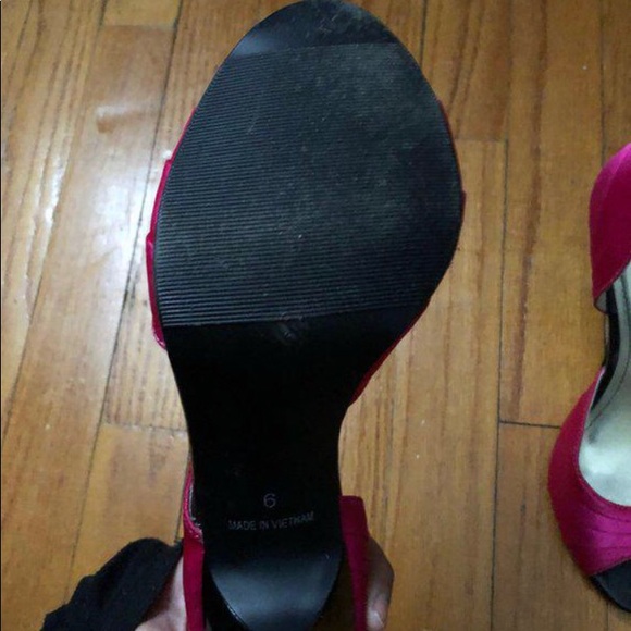 Le Chateau Heels - Picture 2 of 2